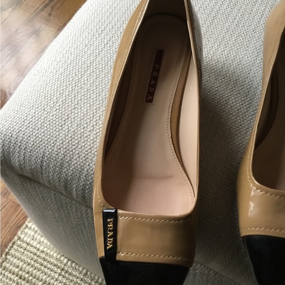 COPY - Prada Patent Leather Two Tone Flat Size 39.5 European which is 8 1/2 US. - Picture 5 of 6